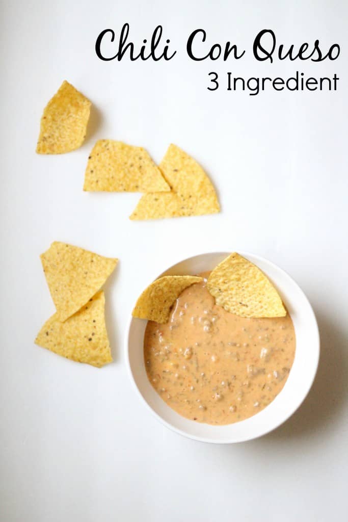 Tailgate Party Hop: Easy Chili Con Queso www.simplestylings.com