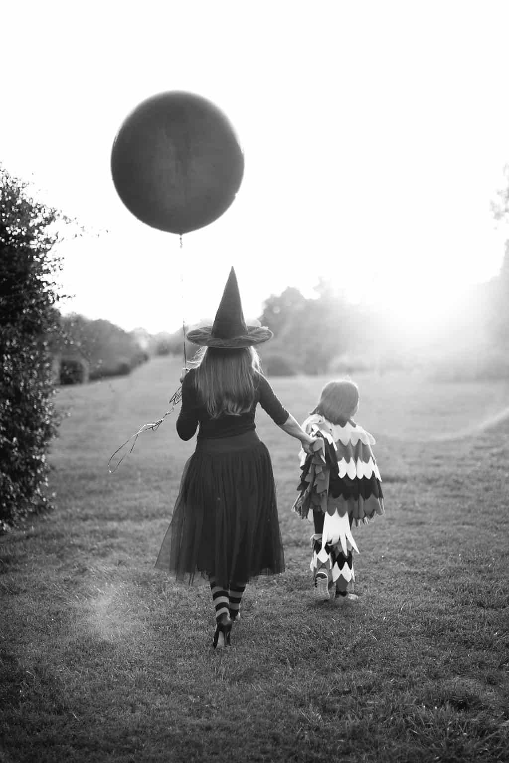 Embracing-The-Magic-of-Halloween-Kid-Style-mom-child