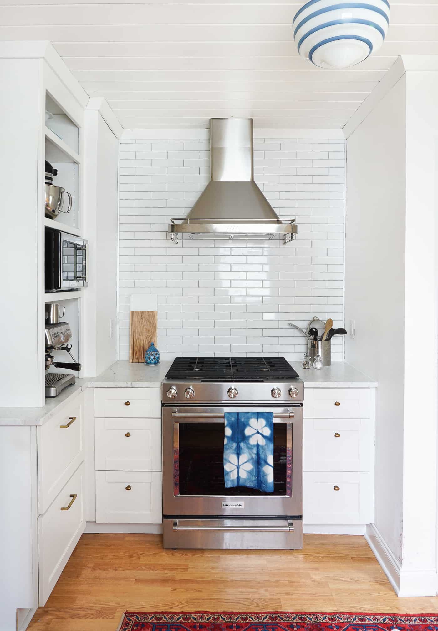 Home of the Month: Sunny Home of Francois et Moi-white-kitchen