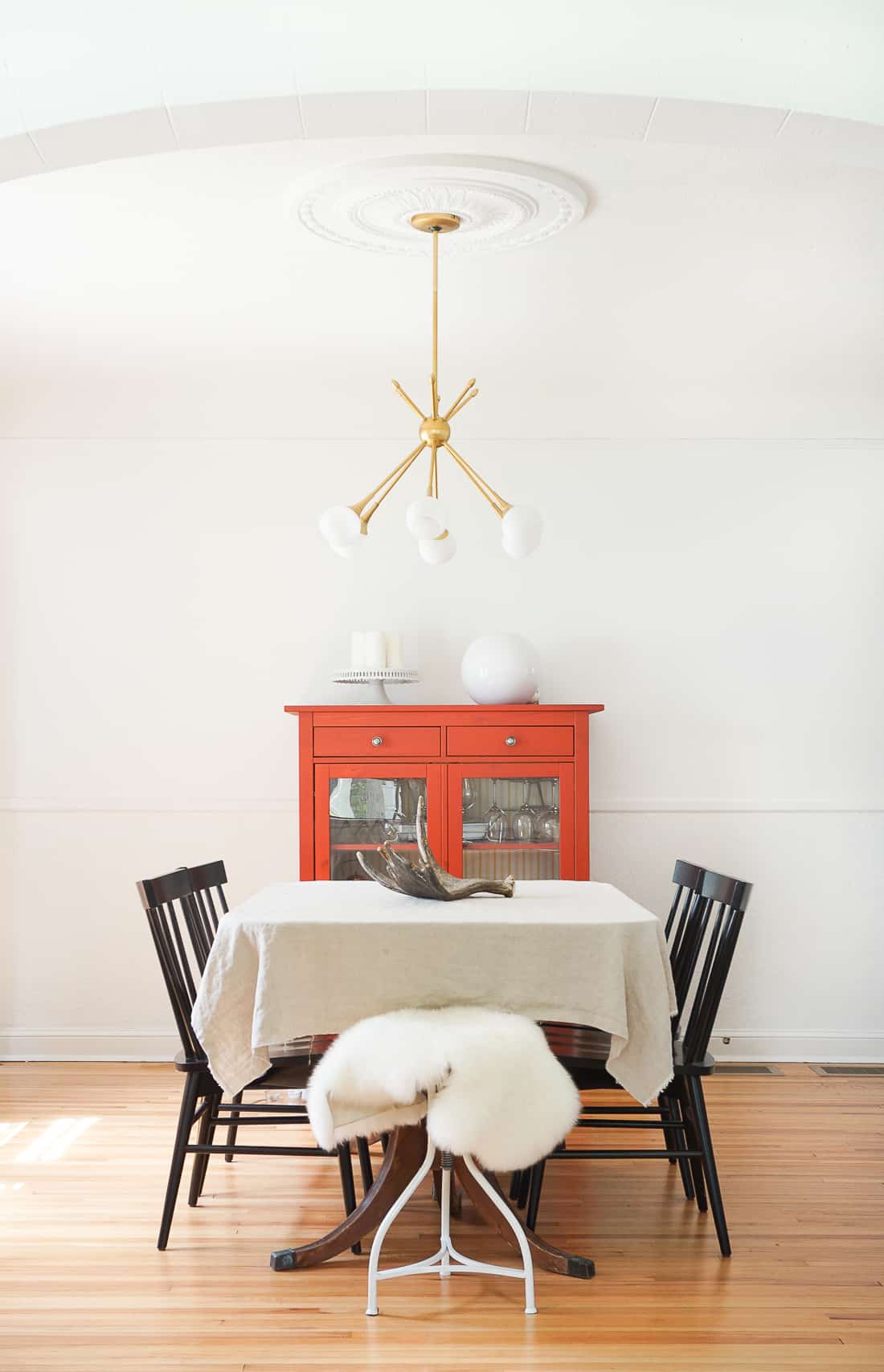 Home of the Month: Sunny Home of Francois et Moi-dining-room