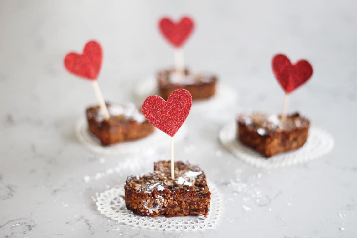 Healthy Valentine's Day Treats: Nut + Date Bars