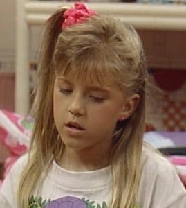 5 Reasons 1990's Fashion Styles Are Back! scrunchie